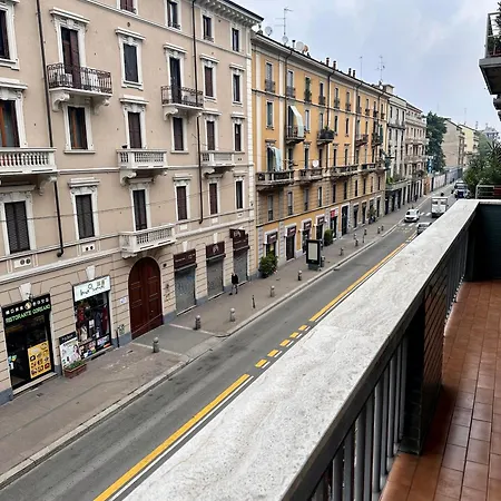アパート Domus - Skyline Piazzale Loreto